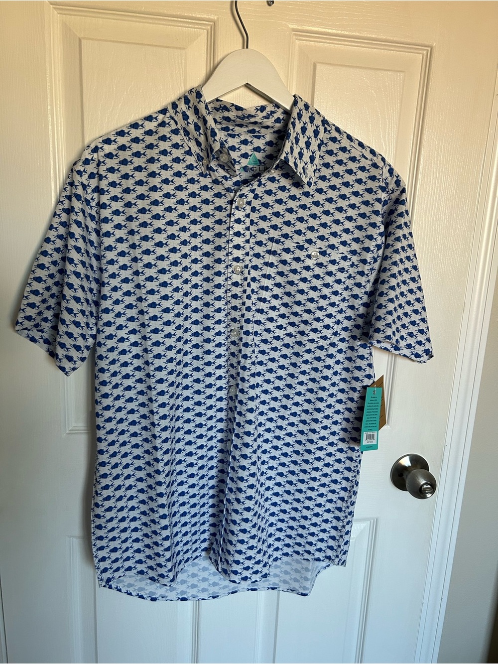 ANGL Men's White Short-Sleeve Button-Down Shirt with Blue Fish Pattern